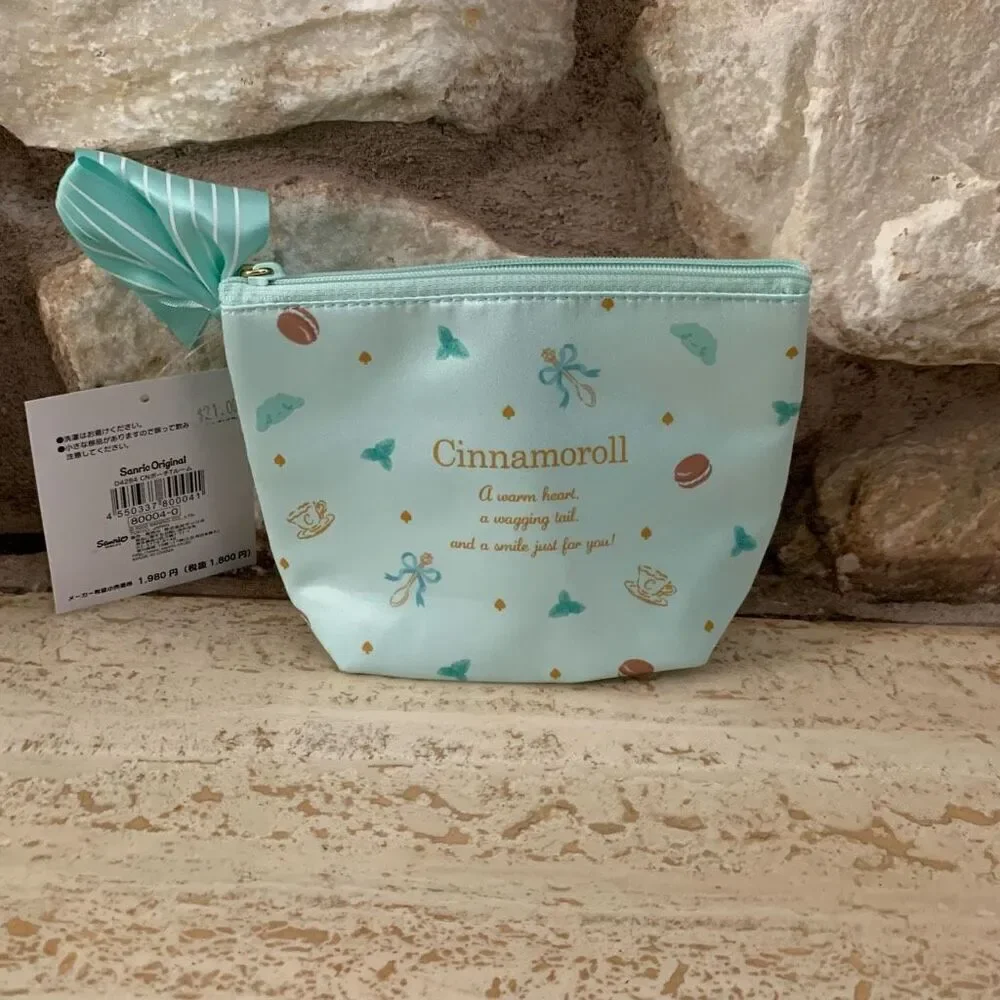 Sanrio cinnamaroll zip
